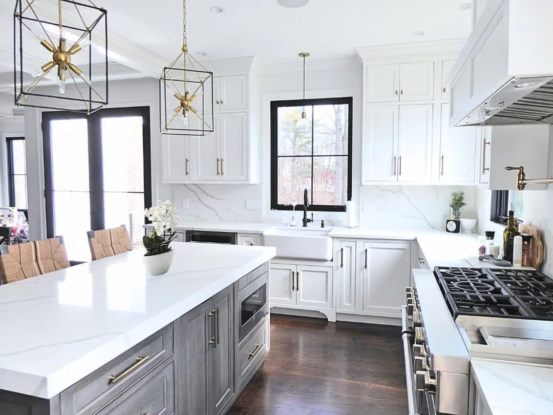 GrayislandwithserenaandlilystoolsincustomkitchenbytopinteriordesignerinLynnfieldarea - Dana Chiles - Owner at Daisher Chiles Companies Ltd